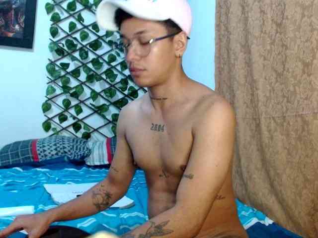 DirtyLatin Sex Cam Show