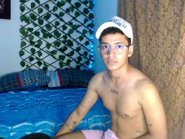 DirtyLatin Sex Cam Show