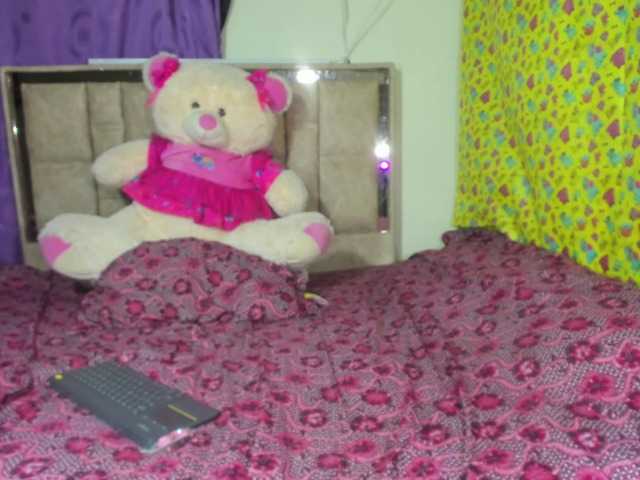 daphnehot01 live cam on BongaCams