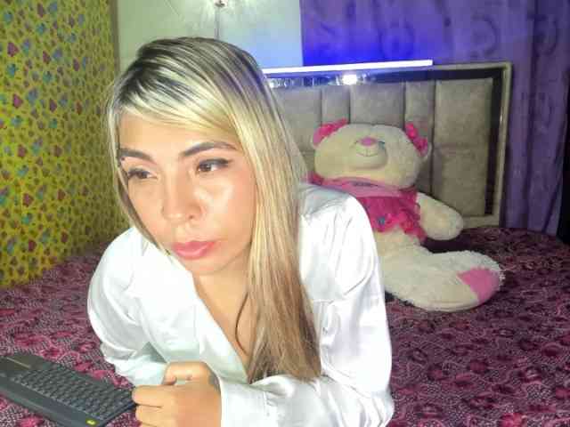 daphnehot01 webcam