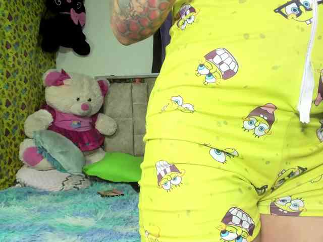 daphnehot01