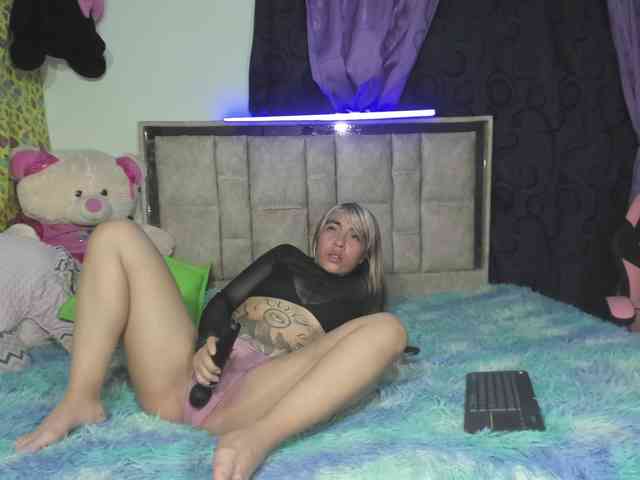 daphnehot01