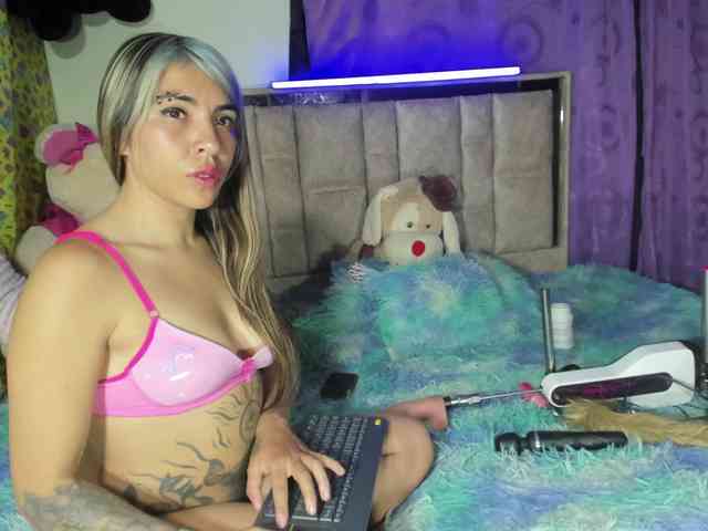 daphnehot01 webcam