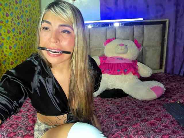 daphnehot01 webcam