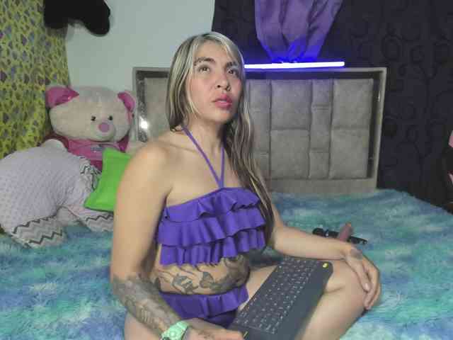 daphnehot01