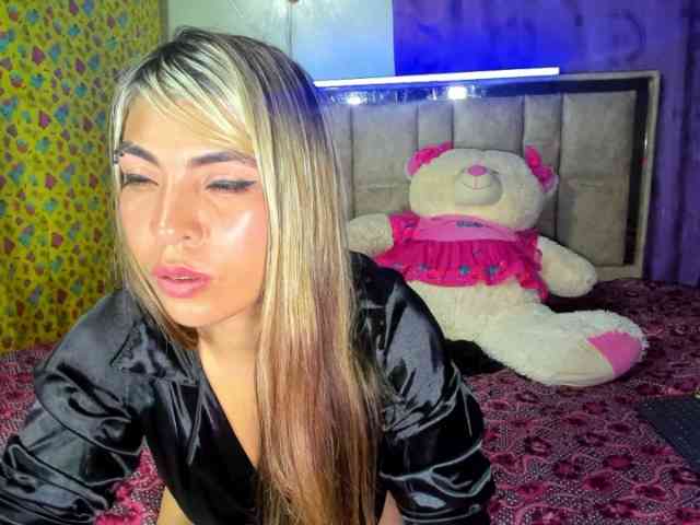 daphnehot01 webcam