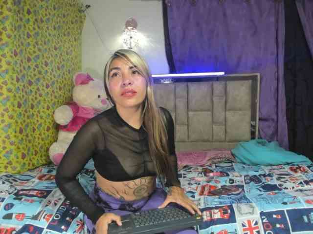 daphnehot01
