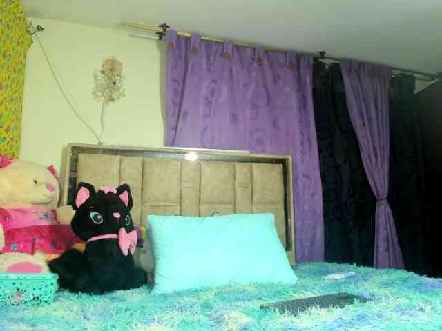 daphnehot01's live room