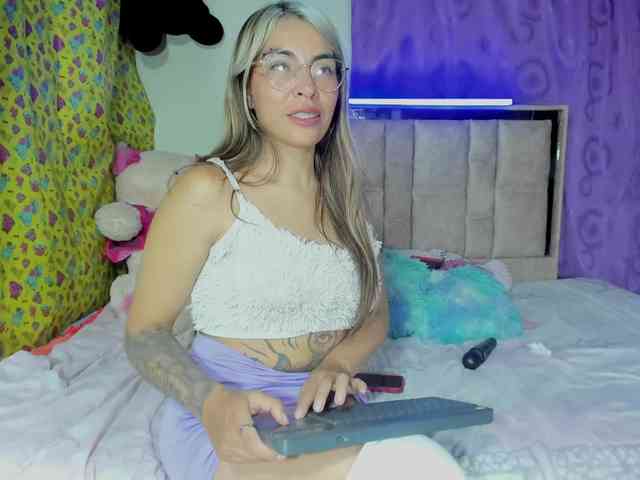 daphnehot01 webcam