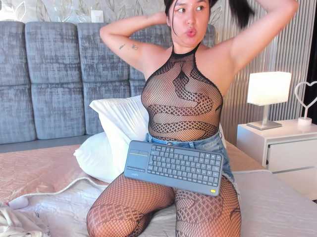 Sammy-Scott's BongaCams show and profile