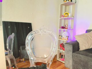 Zully-Green Porn Show