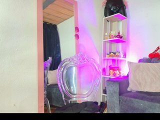 Zully-Green Porn Show