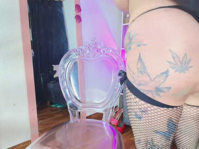Zully-Green live webcam show