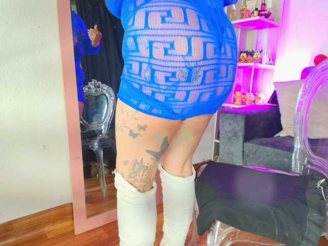 Zully-Green live cam on BongaCams