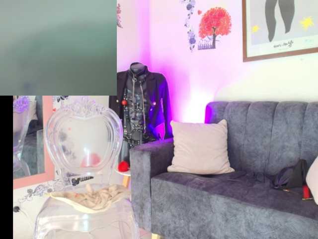 Zully-Green live cam on BongaCams