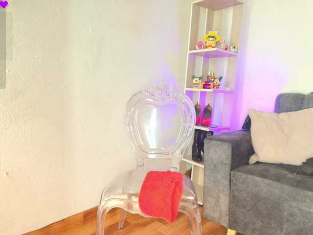 Zully-Green live cam on BongaCams