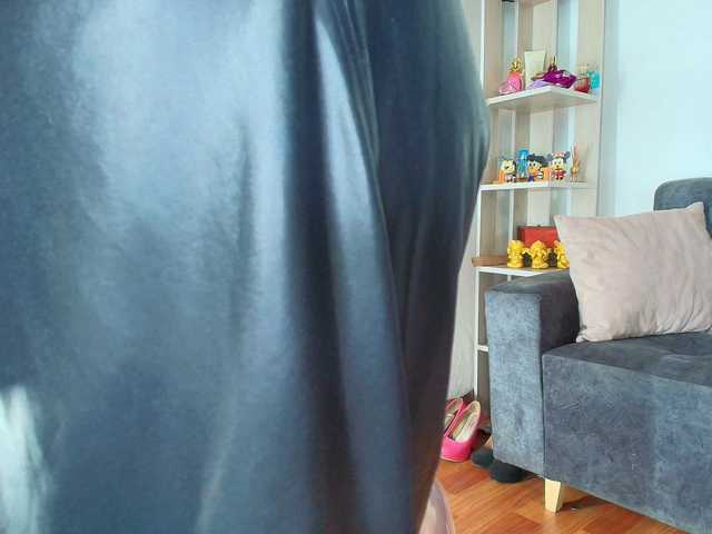 Zully-Green live cam on BongaCams