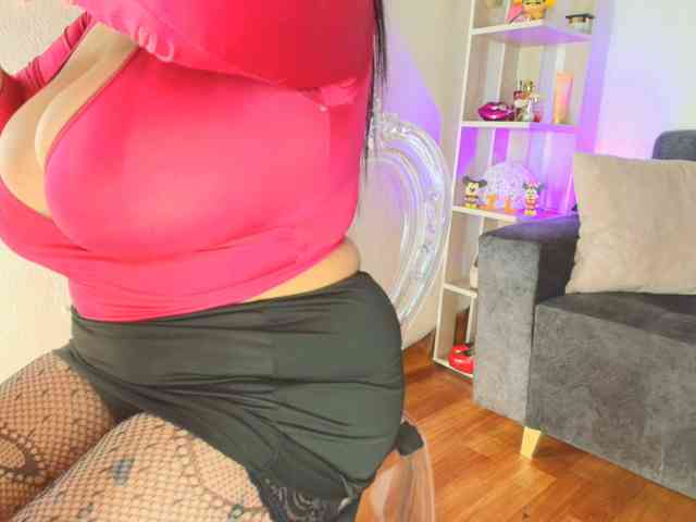 Zully-Green Live Webcam on BongaCams
