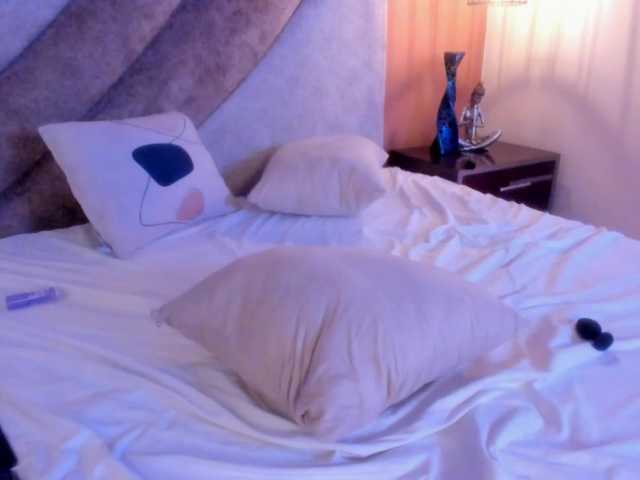 ManuelaRousse live cam on BongaCams