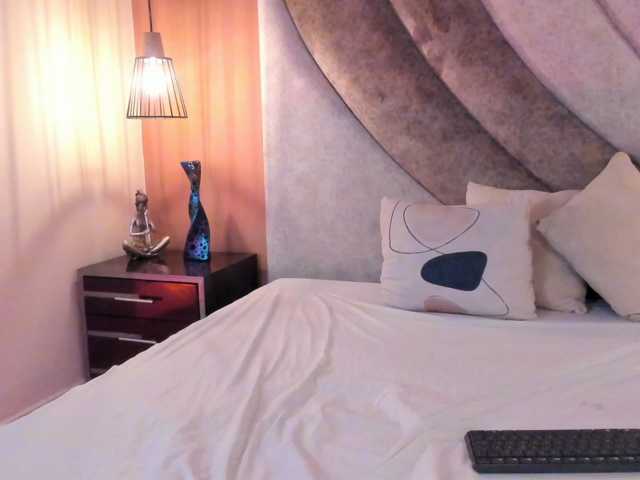 ManuelaRousse live cam on BongaCams