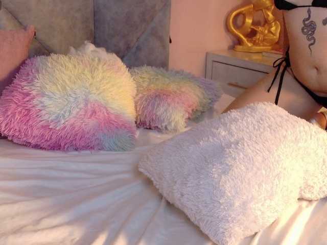 ManuelaRousse live cam on BongaCams