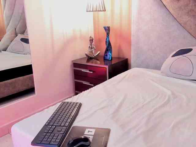 ManuelaRousse webcam