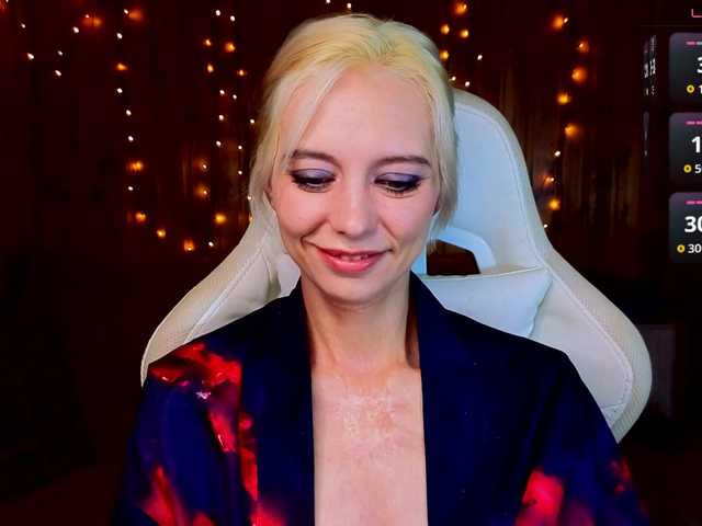 blondeiceann live cam on BongaCams