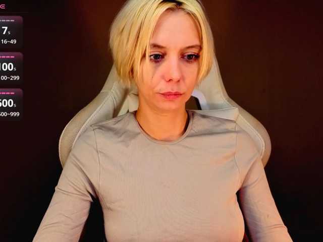 blondeiceann, live now on BongaCams