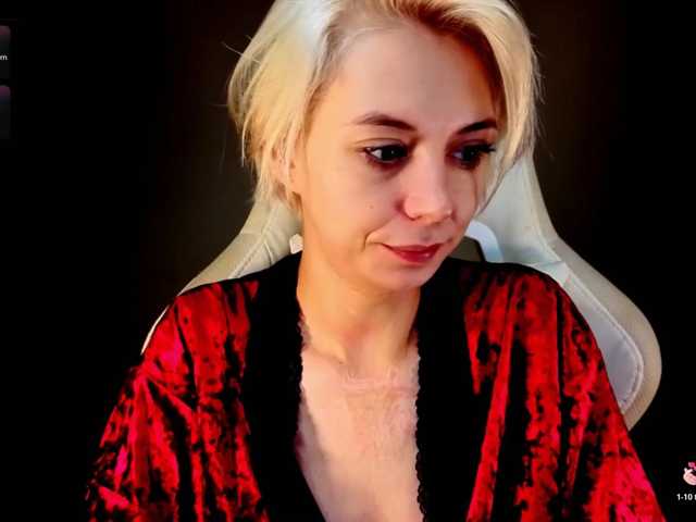 BlondeIce live cam preview