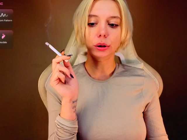 blondeiceann, en vivo ahora en BongaCams