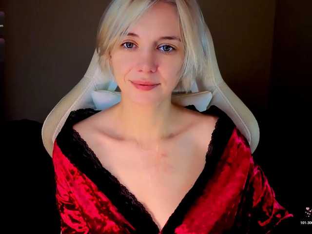 blondeiceann live cam on BongaCams