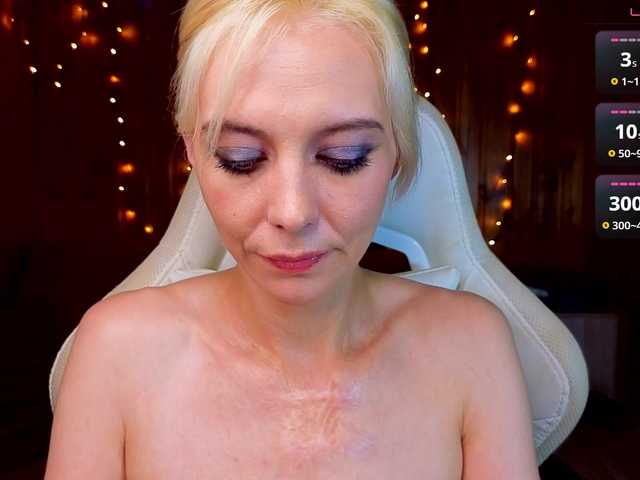 blondeiceann live cam on BongaCams