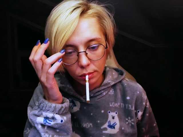 blondeiceann live cam on BongaCams