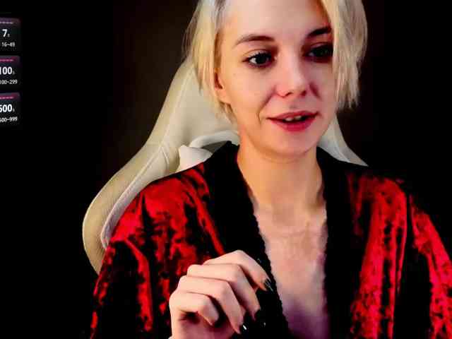 BlondeIce webcam