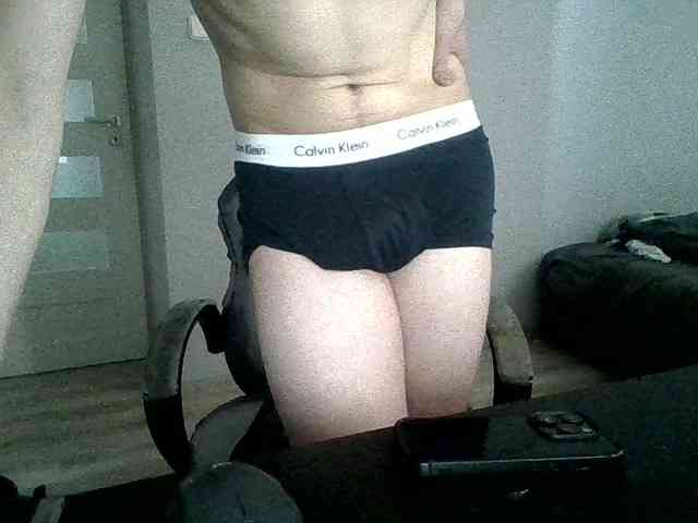 FloodyWatch Live Webcam on BongaCams