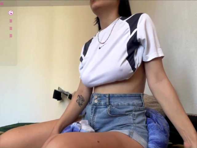 EmeritaFroehner live cam on BongaCams