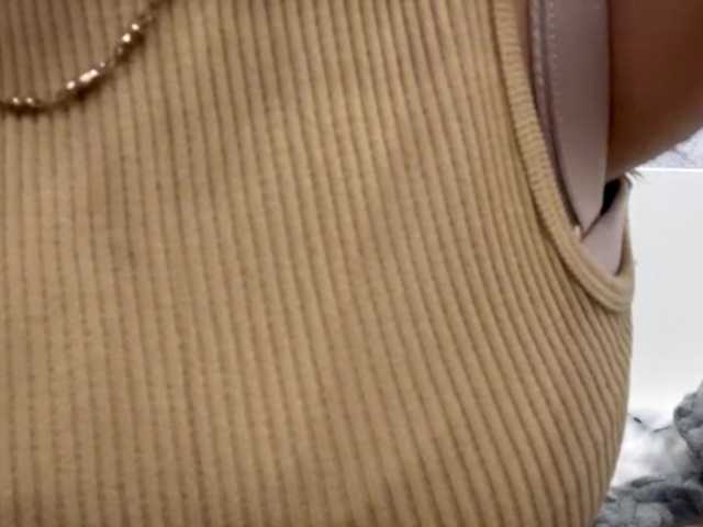 EmeritaFroehner live cam on BongaCams