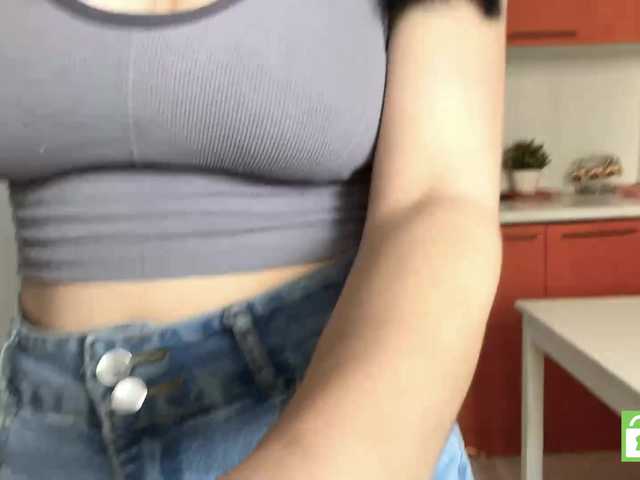 EmeritaFroehner's BongaCams show and profile