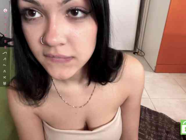 EmeritaFroehner webcam