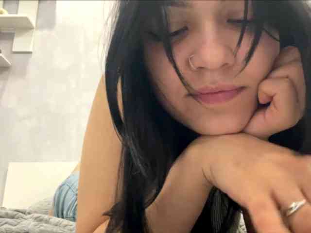 EmeritaFroehner webcam