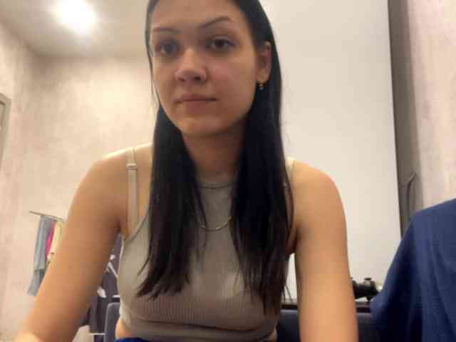 EmeritaFroehner webcam