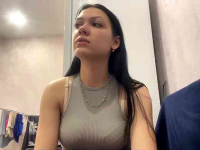 EmeritaFroehner webcam