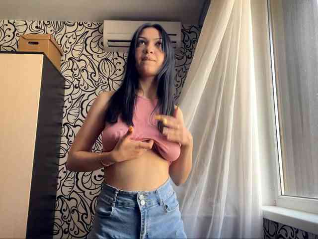 EmeritaFroehner webcam