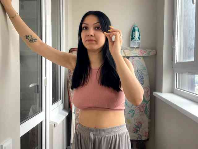 EmeritaFroehner webcam