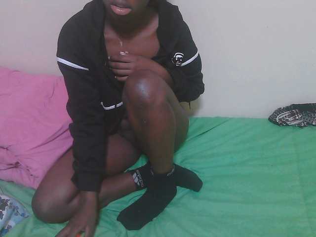Hot-shizo live cam on BongaCams