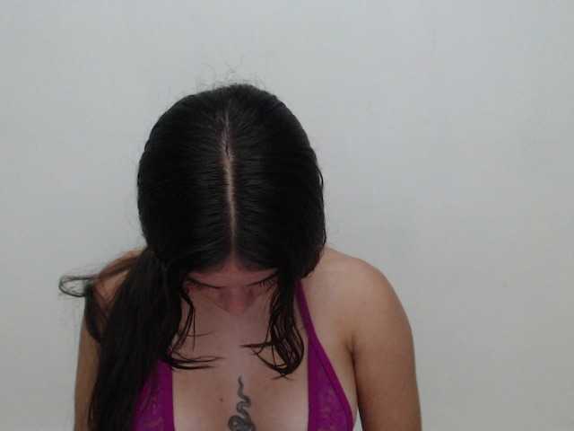 Bella-Rose live cam on BongaCams