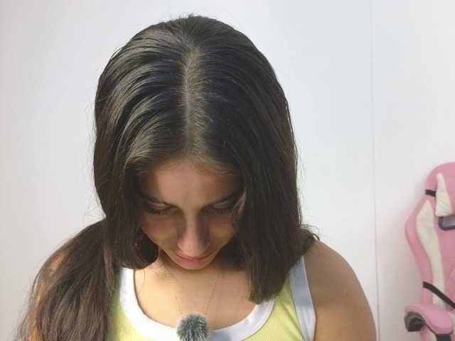 Bella-Rose live cam on BongaCams