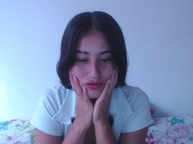 Bella-Rose live cam on BongaCams