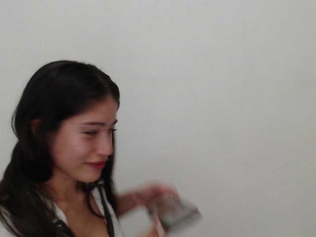 Bella-Rose live cam on BongaCams