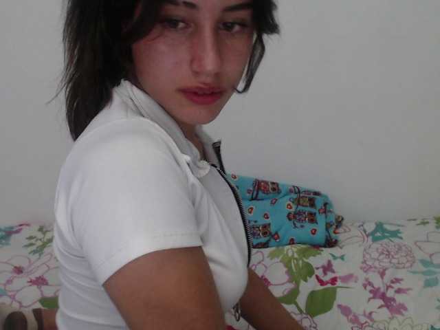 Bella-Rose live cam on BongaCams